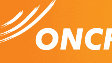 Concours de Recrutement ONCF 2025 (112 Postes): L’ONCF ouvre 112 opportunités pour les ingénieurs d’État et les experts lauréats Master, prêts à transformer la mobilité ferroviaire marocaine. Créée par le Dahir n°1-63-225 du 5 août 1963, l’Office National des Chemins de Fer est un établissement public industriel et commercial assurant le transport ferroviaire de voyageurs et de marchandises dans des conditions optimales de sécurité, de confort et de respect du développement durable. Forte de son expertise dans l’exploitation du réseau national, la réalisation de lignes à grande vitesse et la gestion d’activités complémentaires, l’ONCF porte une ambition: réinventer le ferroviaire au Maroc grâce à des talents agiles, innovants et engagés. L’ONCF recherche des professionnels diplômés pour contribuer à des projets d’envergure nationale, où impact, innovation et excellence sont au cœur de chaque réalisation. Profils et spécialités pour les ingénieurs d’État (titre d’ingénieur d’État requis): Achats – Logistique et Supply Chain. Automatisation et Informatique Industrielle. Économie Appliquée, Statistique et Big Data. Génie Électrique. Génie Électrique, Électronique & Télécommunication. Génie Électrique: Énergies Renouvelables et Efficacité Énergétique. Génie Électromécanique. Génie Électromécanique/Électrique/Mécanique. Génie Mécanique. Génie Industriel. Génie Informatique. Génie Logistique. Ingénierie Digitale / Transformation Digitale. Innovation et AMOA. Génie Industriel / Procédés – Spécialisation QSE. Réseaux Télécoms. Data Analyst. Profils pour les experts lauréats Master ou équivalent (Grandes écoles, universités): Audit, Comptabilité et Contrôle de Gestion. Communication / Communication Digitale. Droit des Affaires. Gestion Financière et Comptable. Management de la logistique, Achats et Supply Chain. Marketing. Qualité, Sécurité et Environnement. Management des Ressources Humaines. Traduction (Français / Arabe). Concours de Recrutement ONCF 2025Concours de Recrutement ONCF 2025Concours de Recrutement ONCF 2025Concours de Recrutement ONCF 2025 Conditions d’éligibilité et inscription: Âge: 35 ans au plus tard le 31 décembre 2025. Diplôme: ingénieur d’État pour la première catégorie et Master (ou équivalent) pour la deuxième, avec attestation de réussite de la 5ᵉ année pour les promotions 2025. Nationalité: marocaine. Les candidats doivent compléter leur dossier en ligne avant le 26 juillet 2025 à 23 h 00 sur le site https://concours-recrutement.ma/ Le dossier comporte obligatoirement: Copie conforme du diplôme ou de l’attestation de réussite. Copie conforme de la carte nationale d’identité électronique. CV actualisé. Seuls les diplômes délivrés par des établissements publics ou reconnus par attestation d’équivalence seront acceptés. Tout dossier incomplet ou hors profil sera automatiquement écarté. Rejoindre l’ONCF, c’est participer à une aventure ferroviaire majeure: modernisation des lignes, triplement du nombre de voyageurs et +30 % de fret en 15 ans, tout en défendant une mobilité plus rapide, plus verte et plus intelligente.